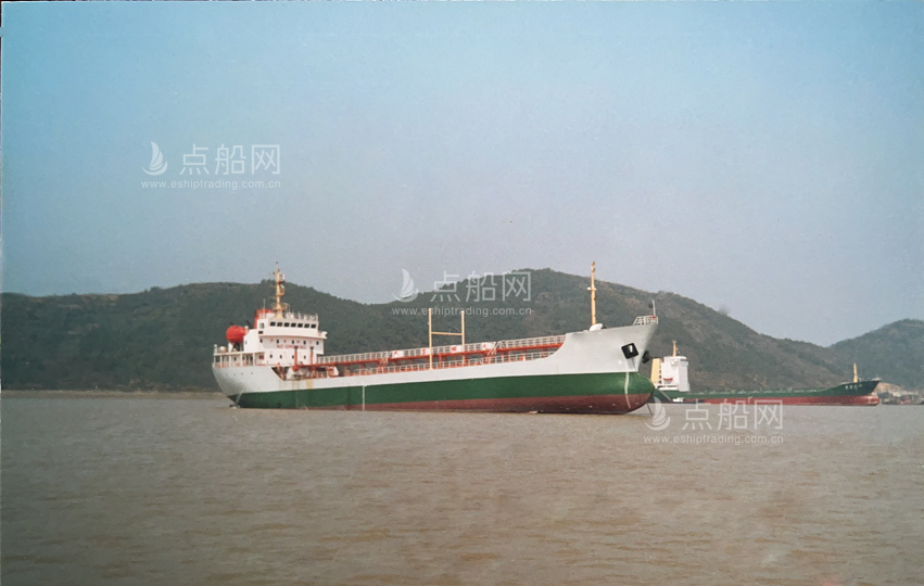 出售3664吨成品油船