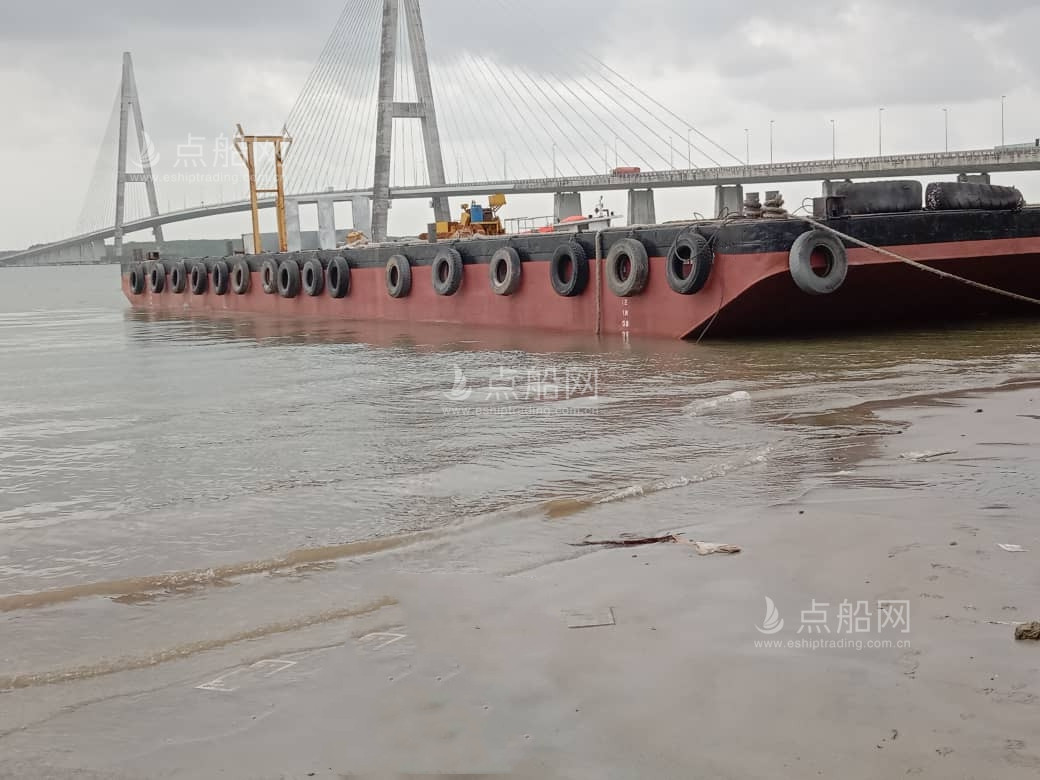 出售260尺无动力驳船