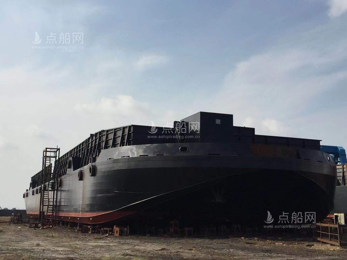 出售300尺无动力驳船