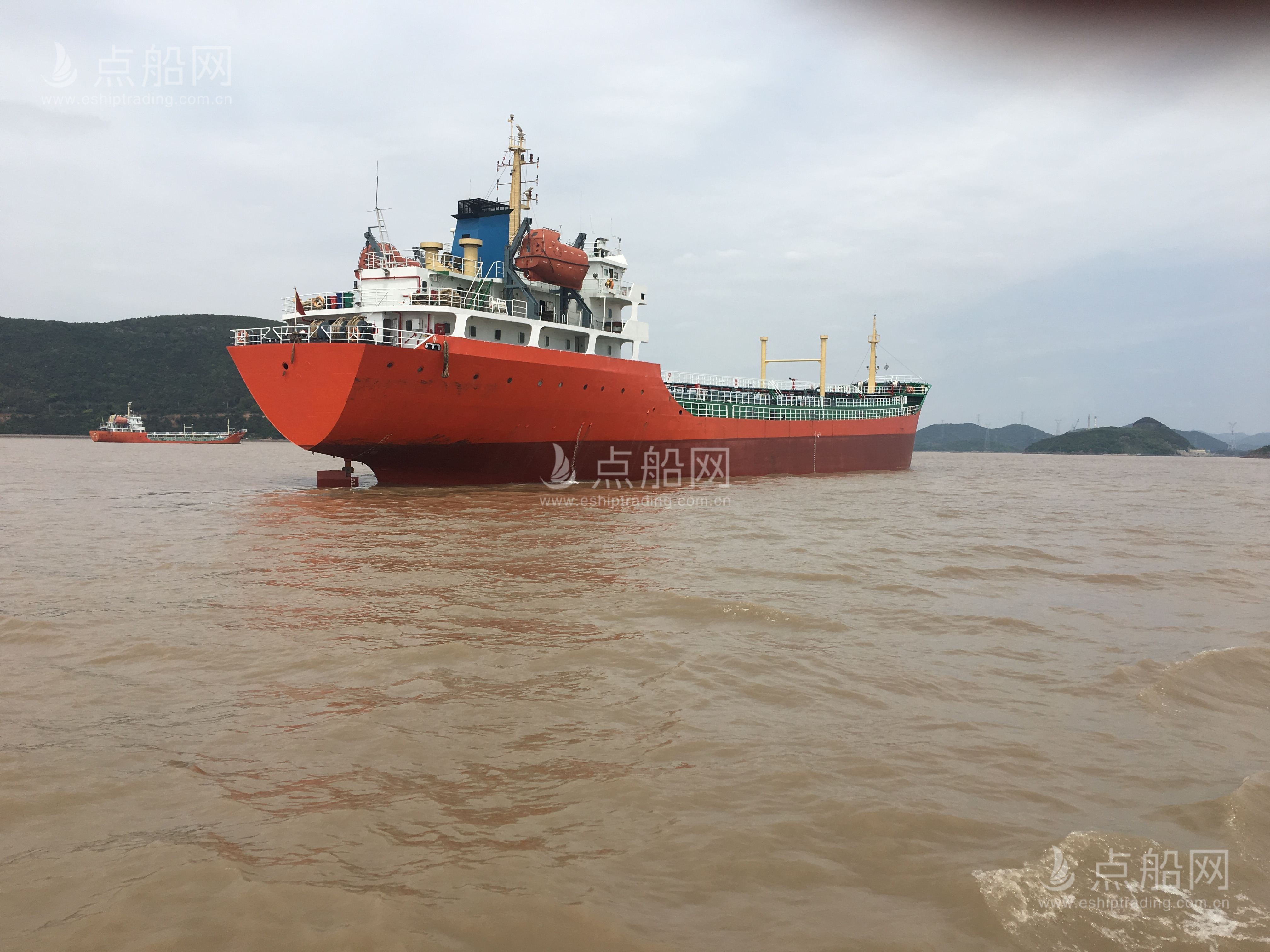 出售7099吨成品油船