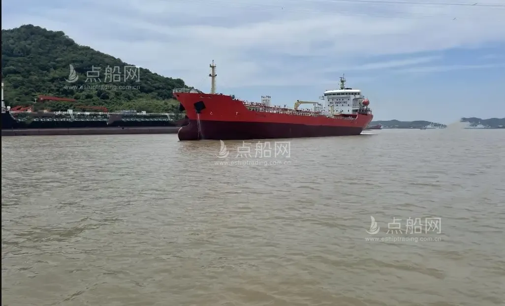 出售12476吨成品油船