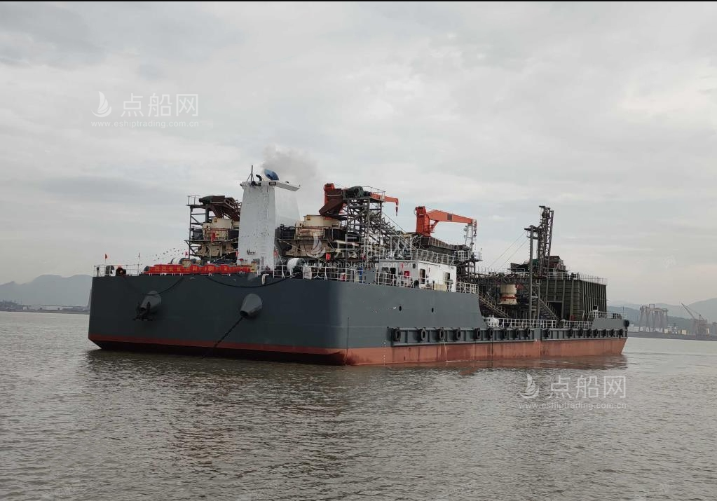 出售300尺无动力驳船