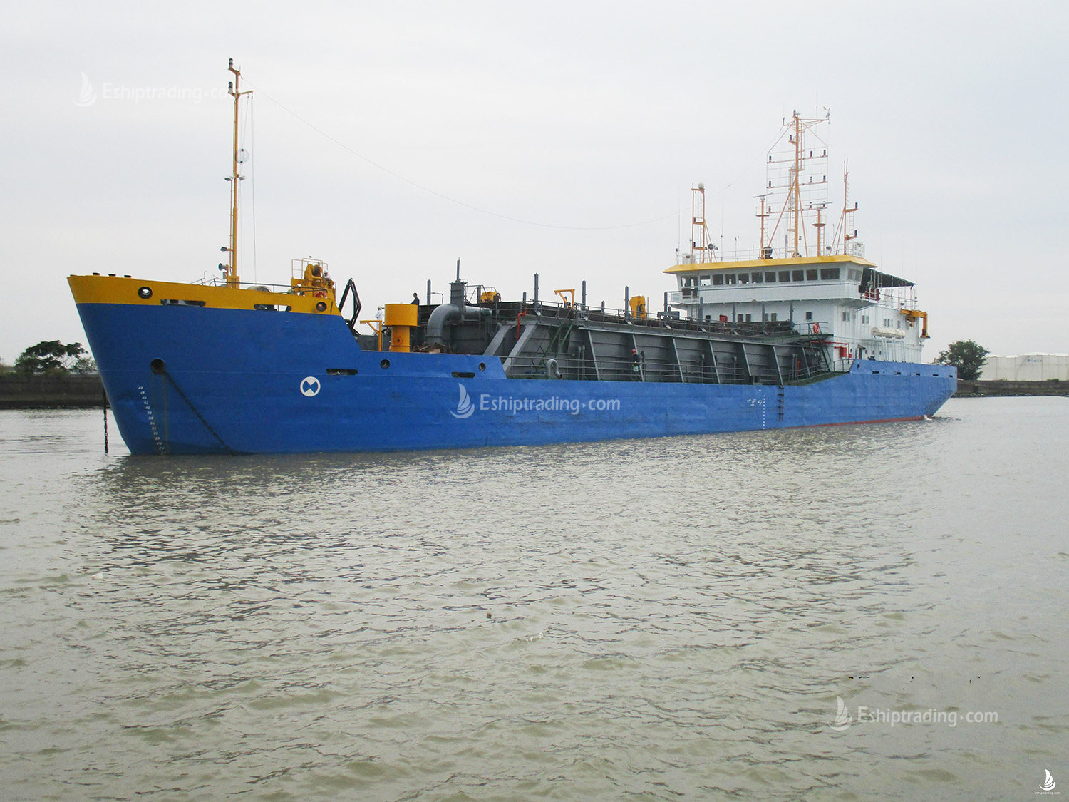 2400 m3 Trail Suction Hopper Dredger For Sale