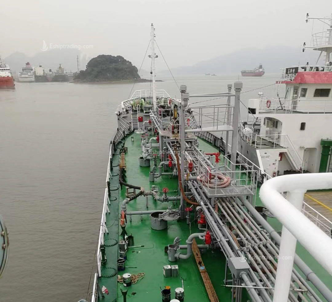 1200 T Product Oil Tanker For Sale