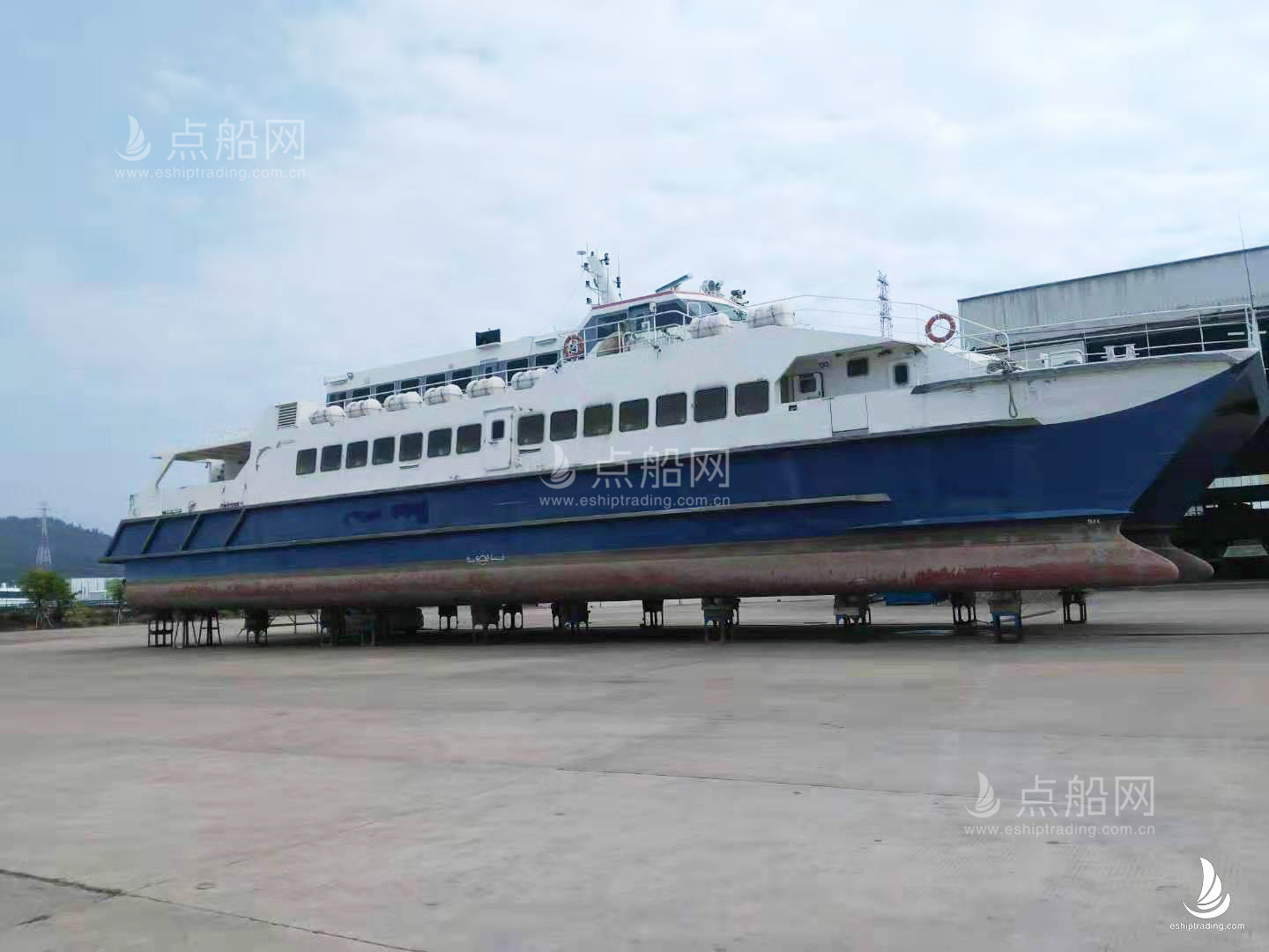 出售326人双体客船