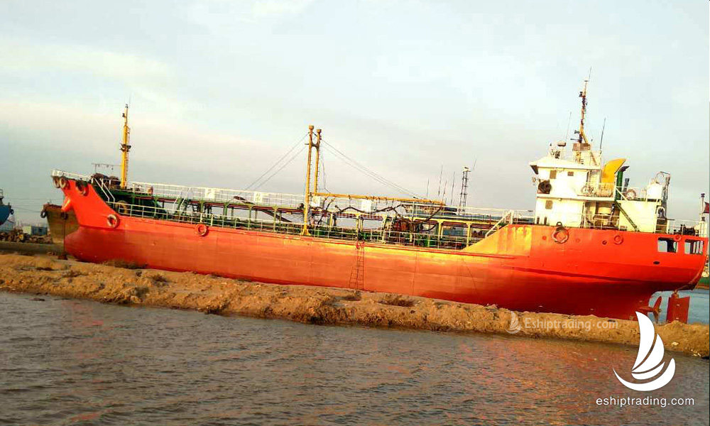890 T Bunkering Tanker  For Sale