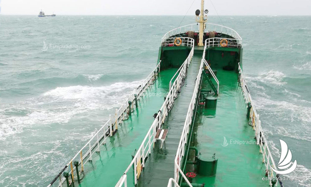 834 T Product Oil Tanker For Sale