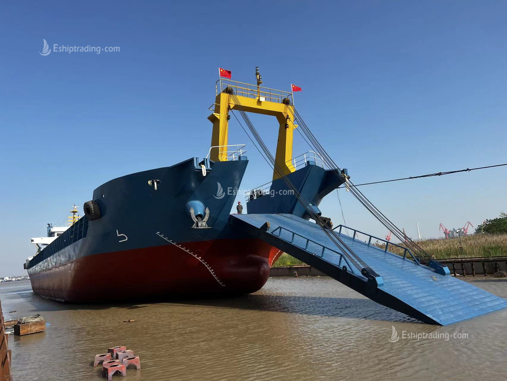 5012 T Deck Barge /LCT For Sale