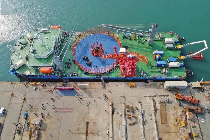 出售98米铺缆船