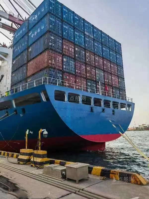 出售1800箱集装箱船