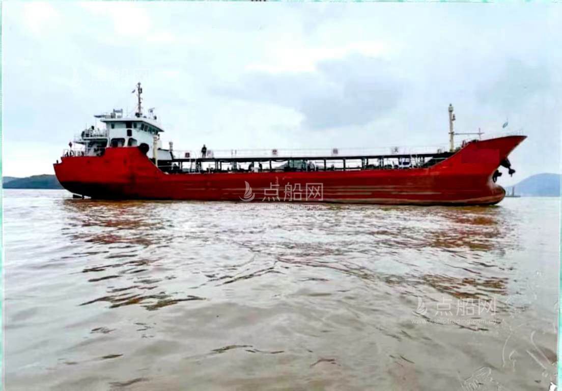 出售881吨加油船