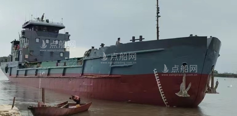 出售800m³开体泥驳