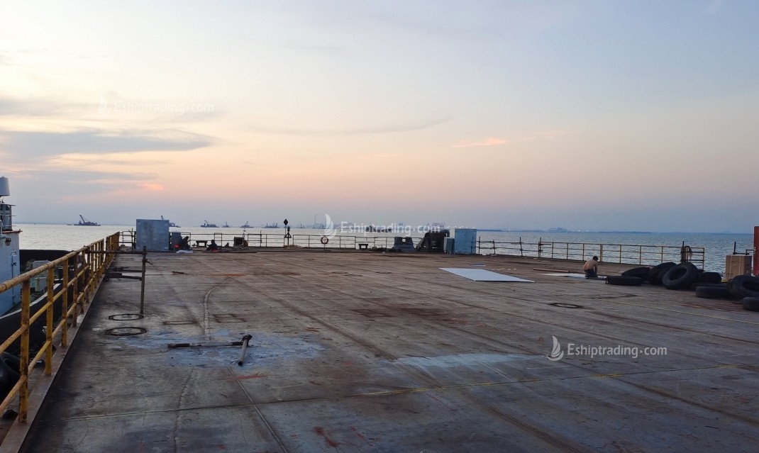 310 FT Non-self-propelled deck barge For Sale