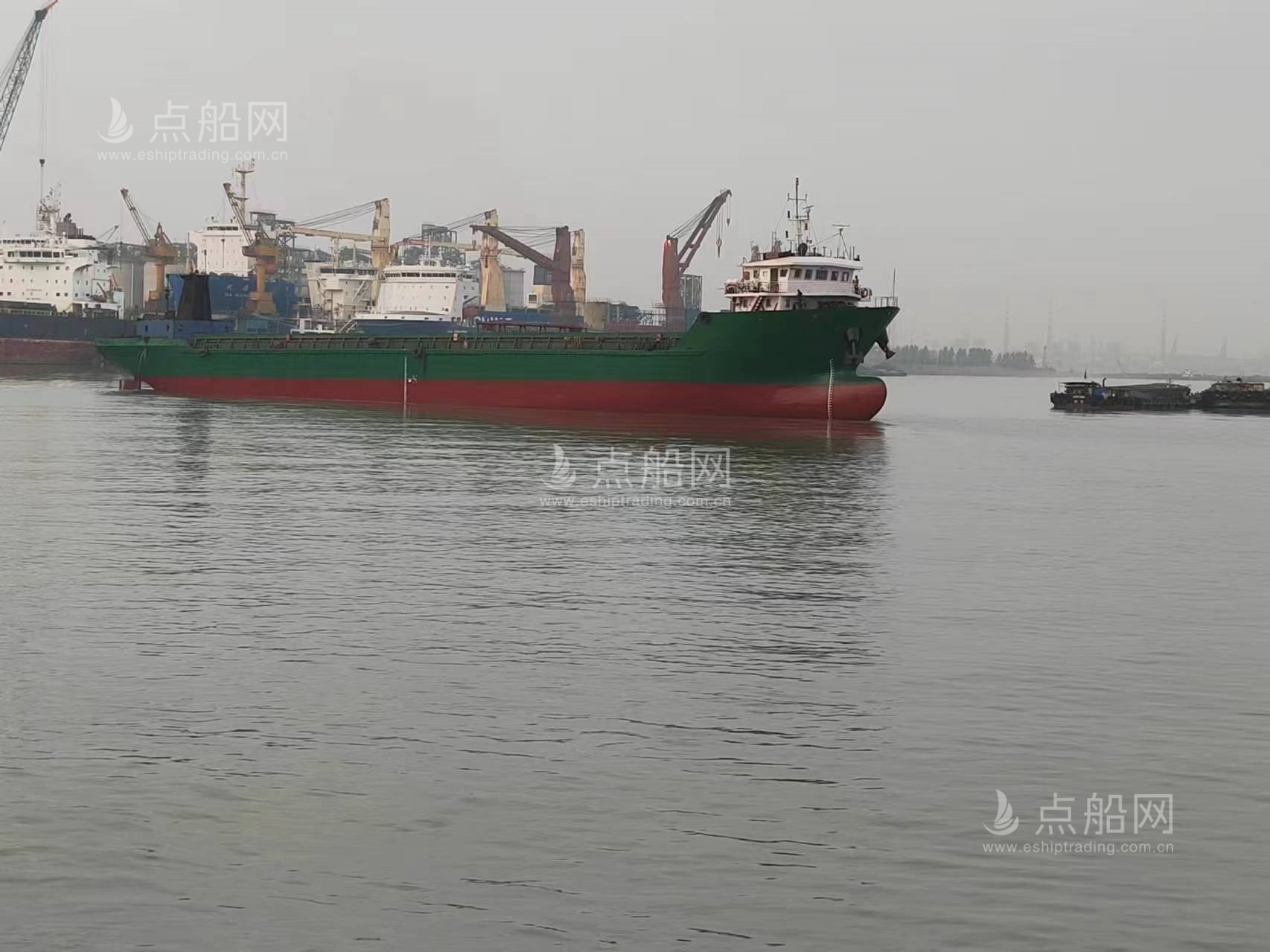 出售271箱集装箱船