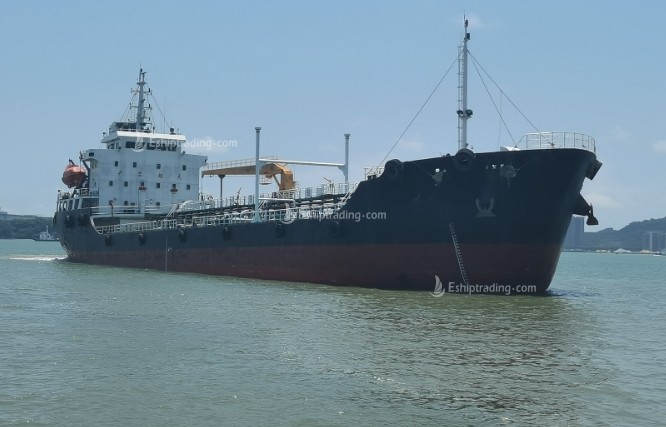 3800 T Product Oil Tanker For Sale