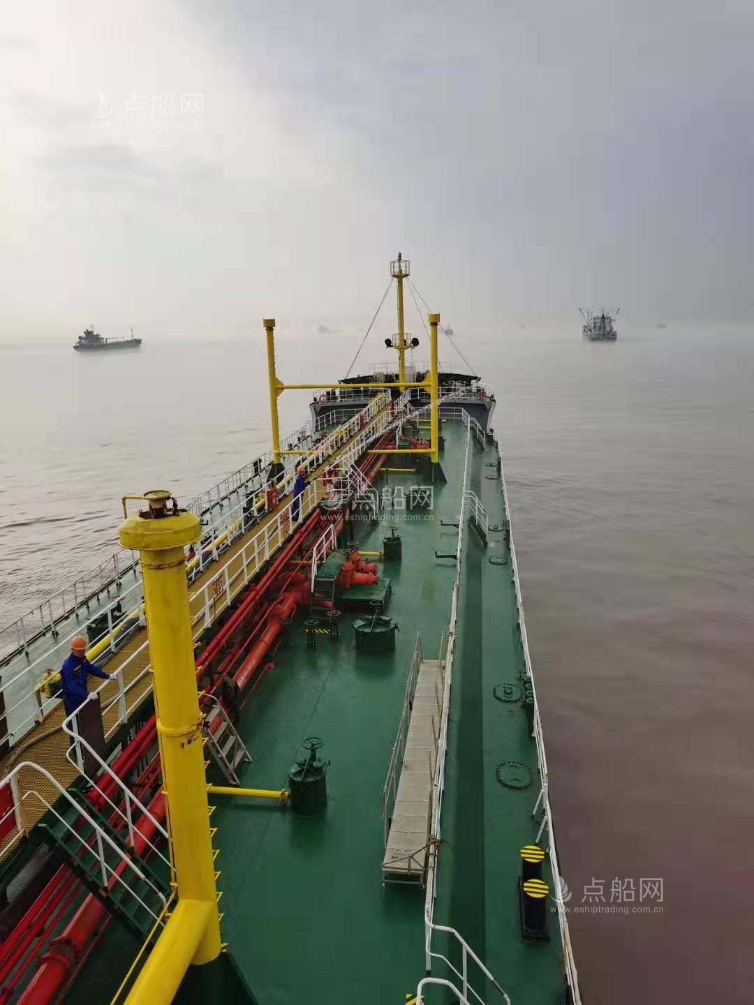 出售4500吨成品油船