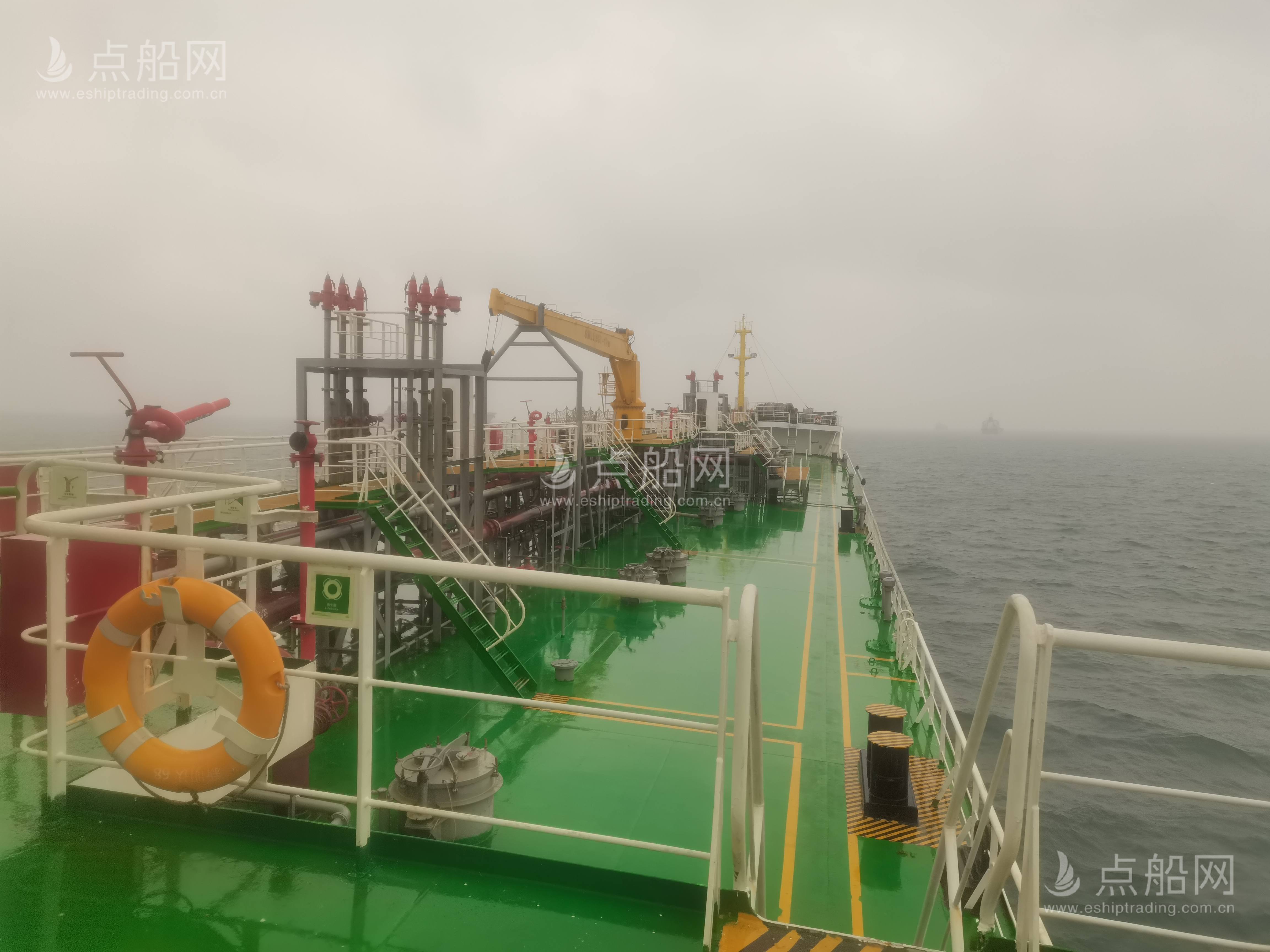 出售10856吨成品油船