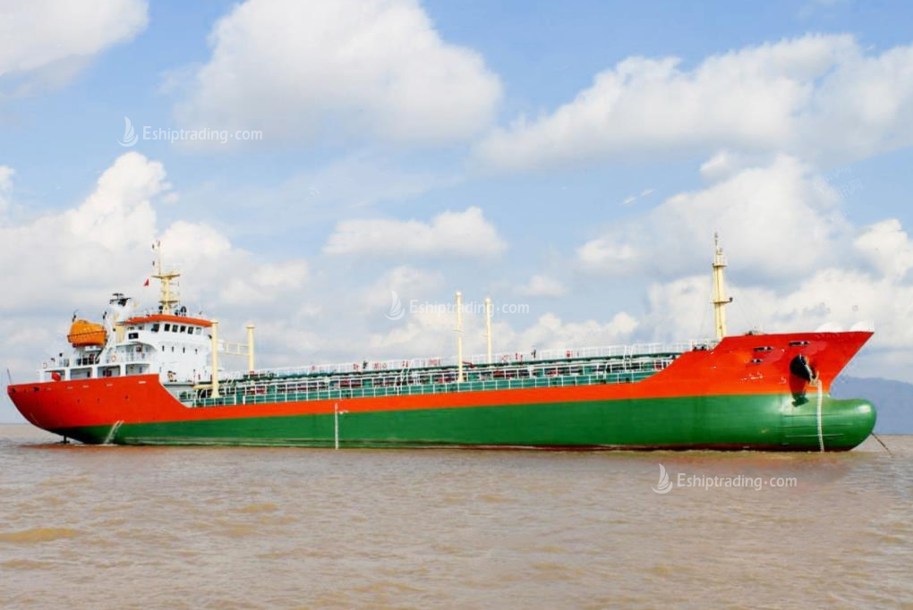 4325 T Product Oil Tanker For Sale
