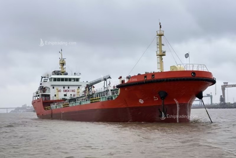 4450 T Product Oil Tanker For Sale