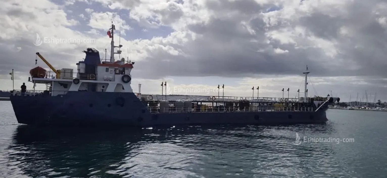 730 T Product Oil Tanker For Sale