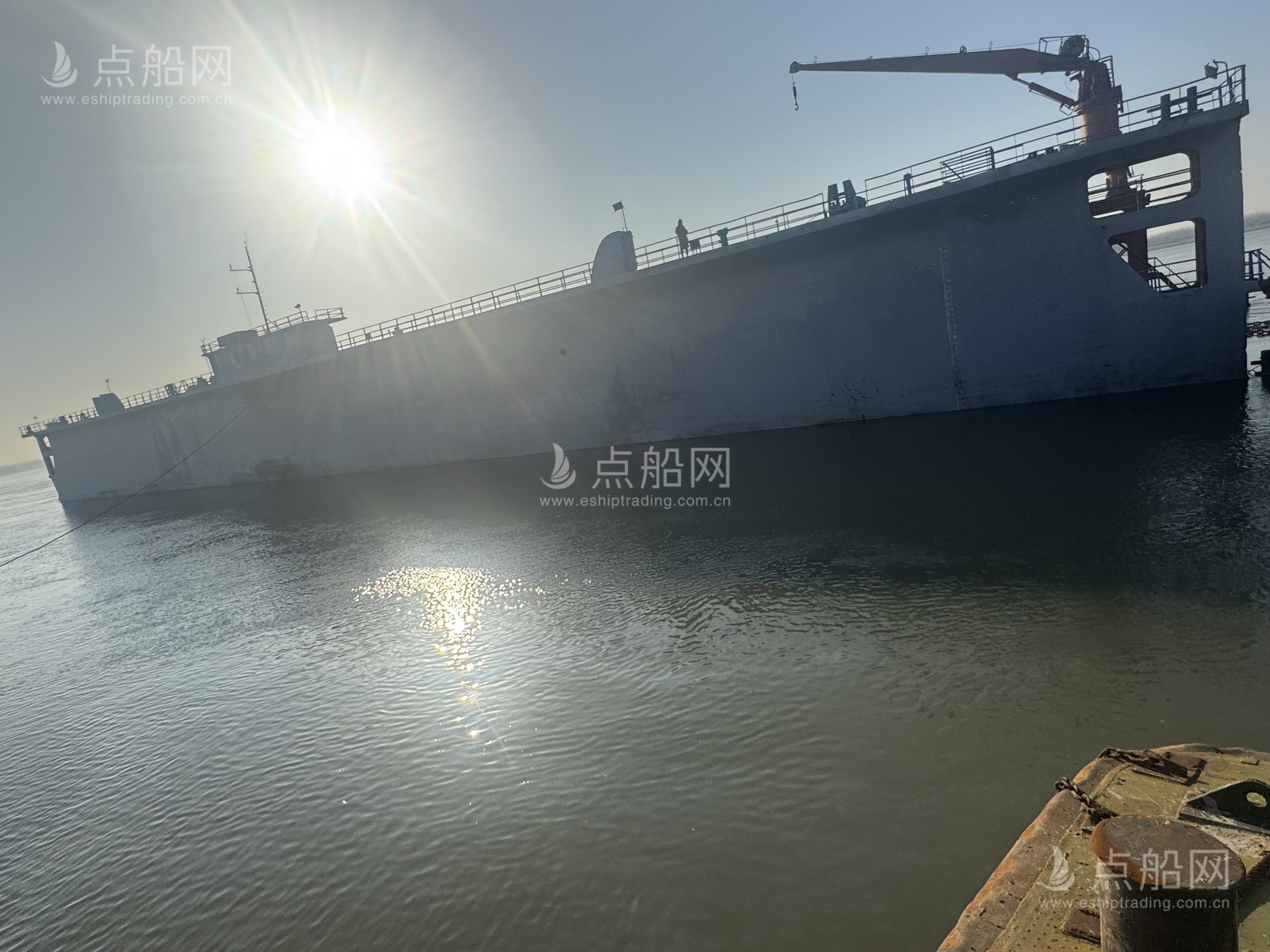 出售2600吨浮船坞