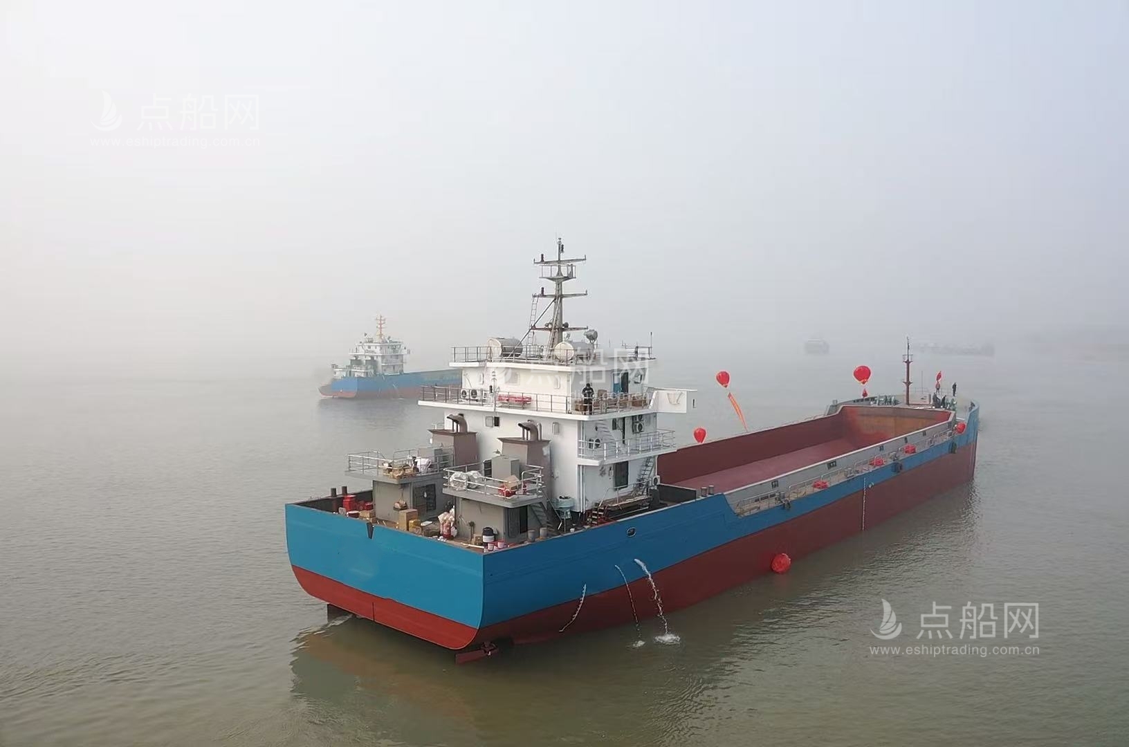 出售3300m³开体泥驳