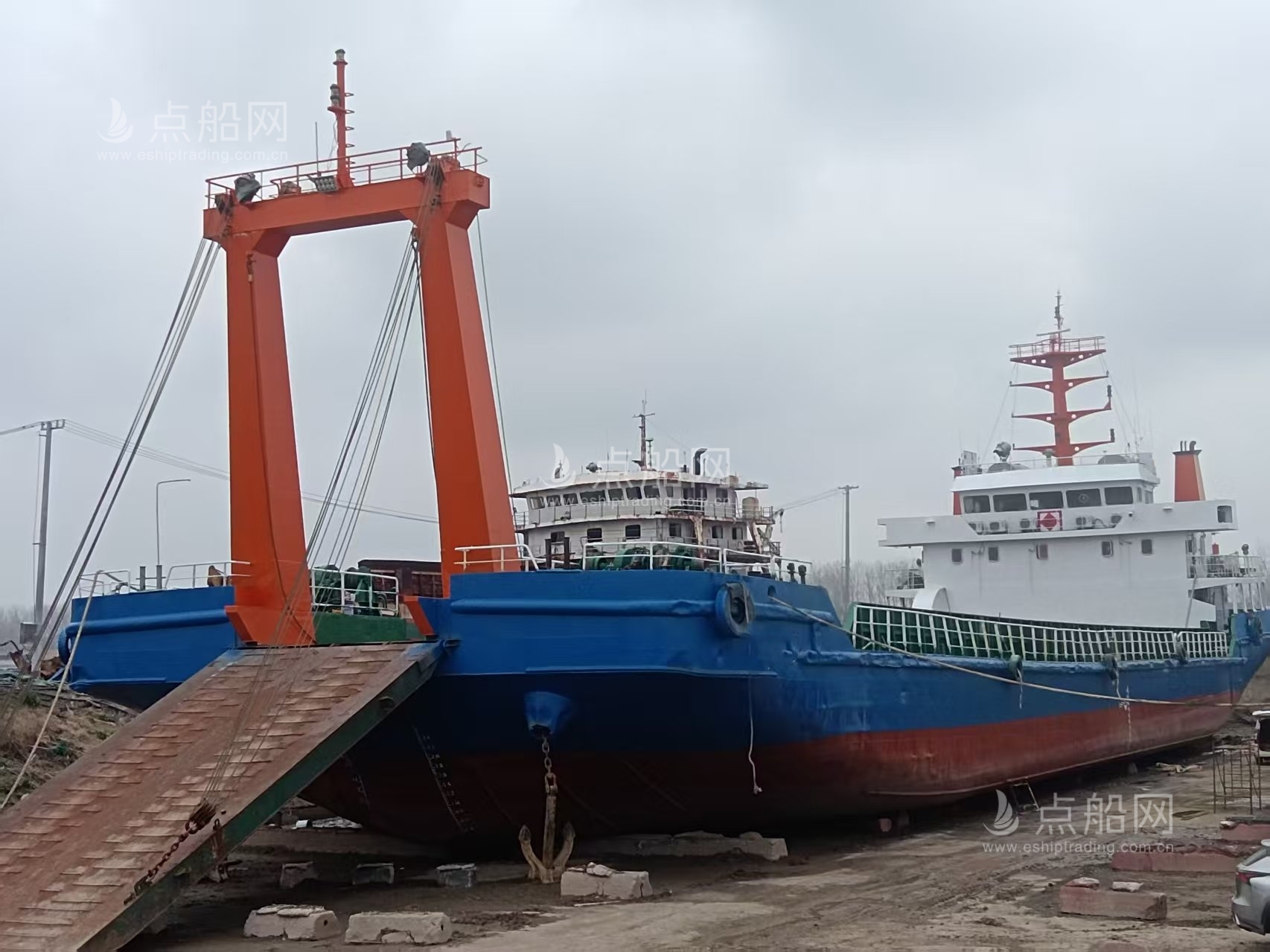 出售867吨甲板货驳