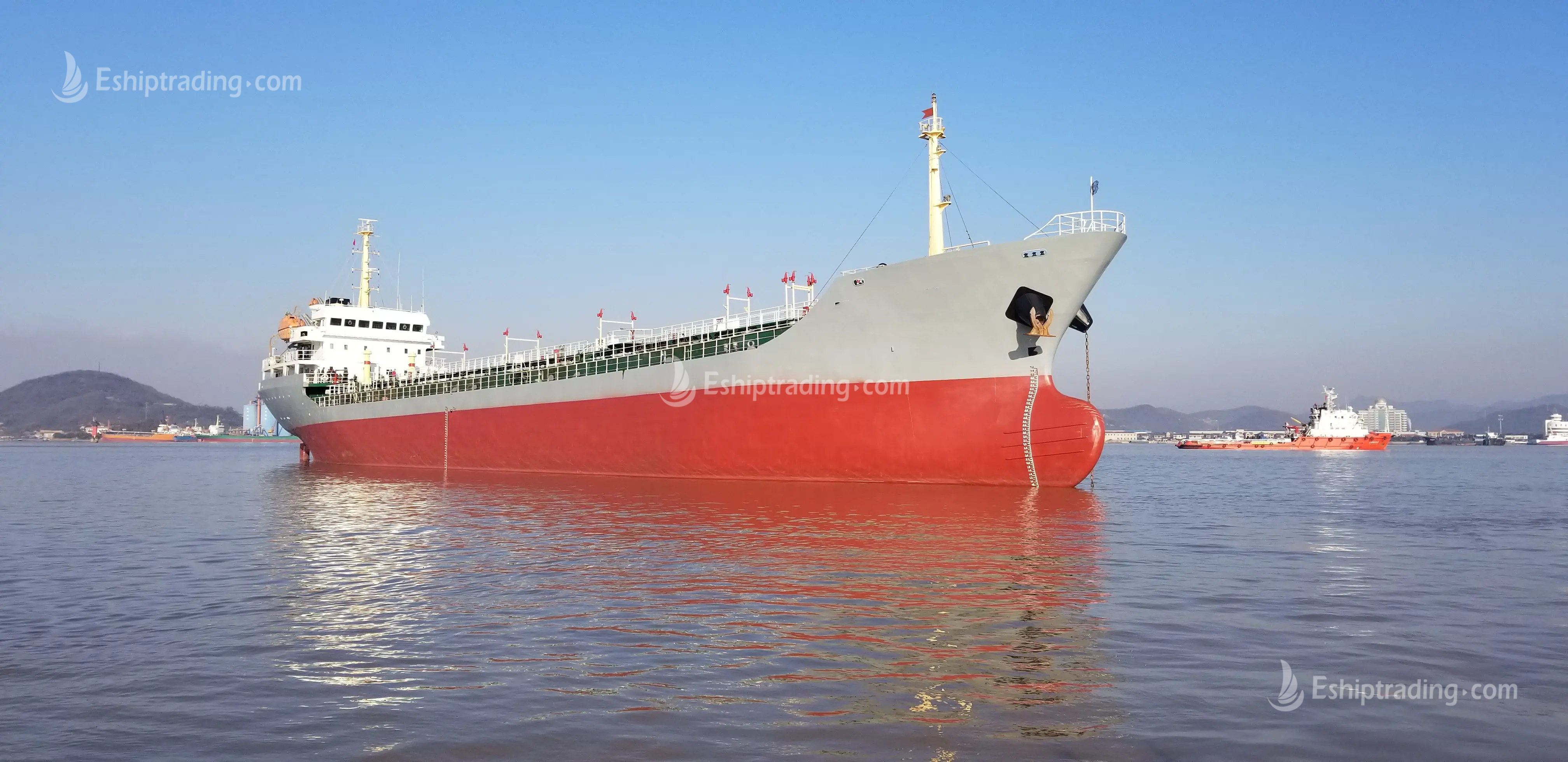 7042 T Product Oil Tanker For Sale