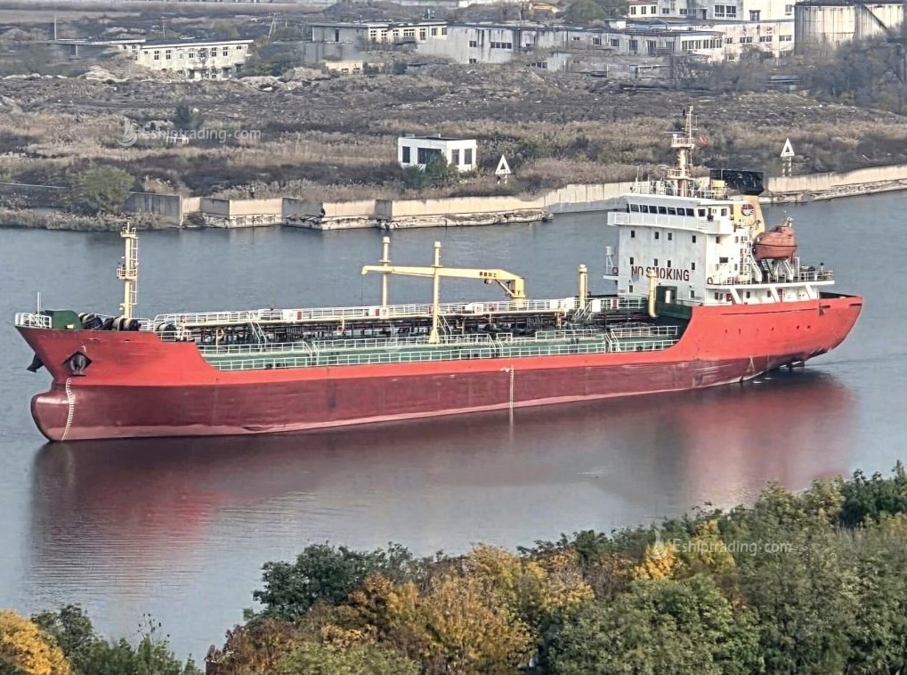 4210 T Product Oil Tanker For Sale