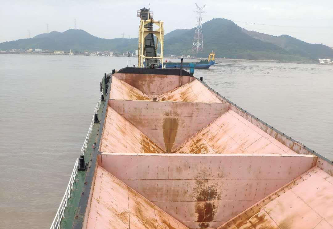 出售4160吨自吸自卸