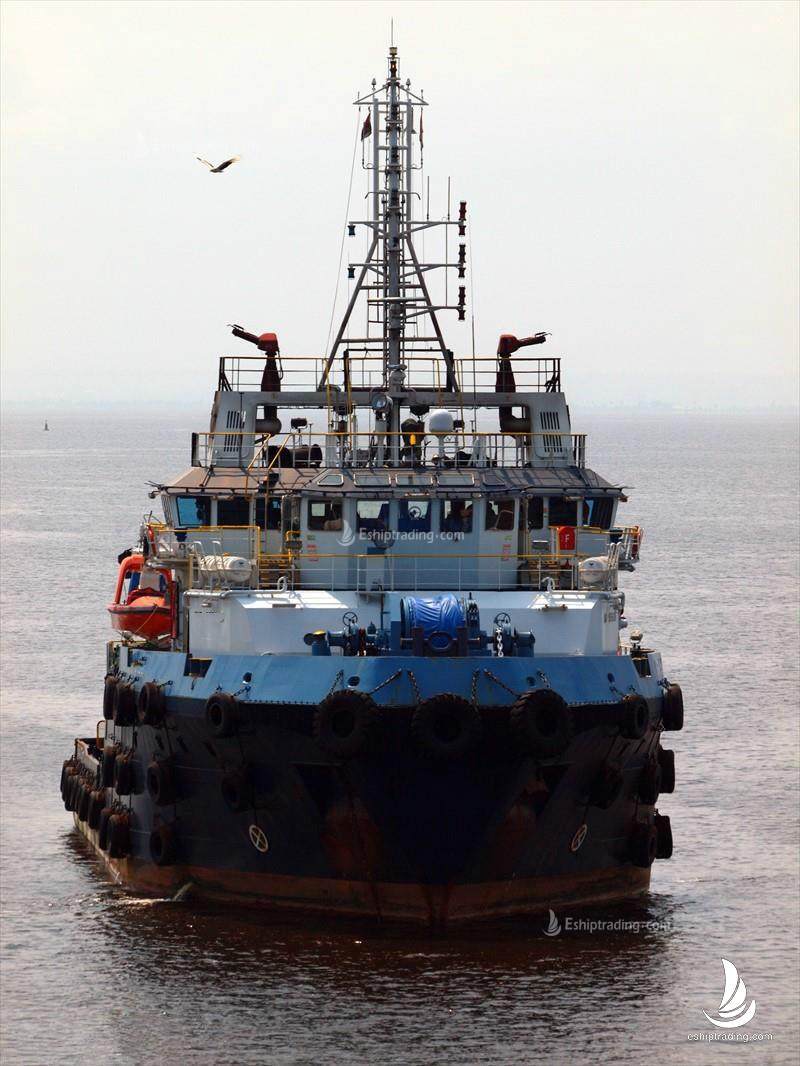 5832 KW Harbor Tug For Sale