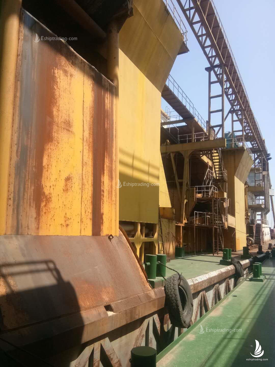 1700 T Self suction sand carrier For Sale