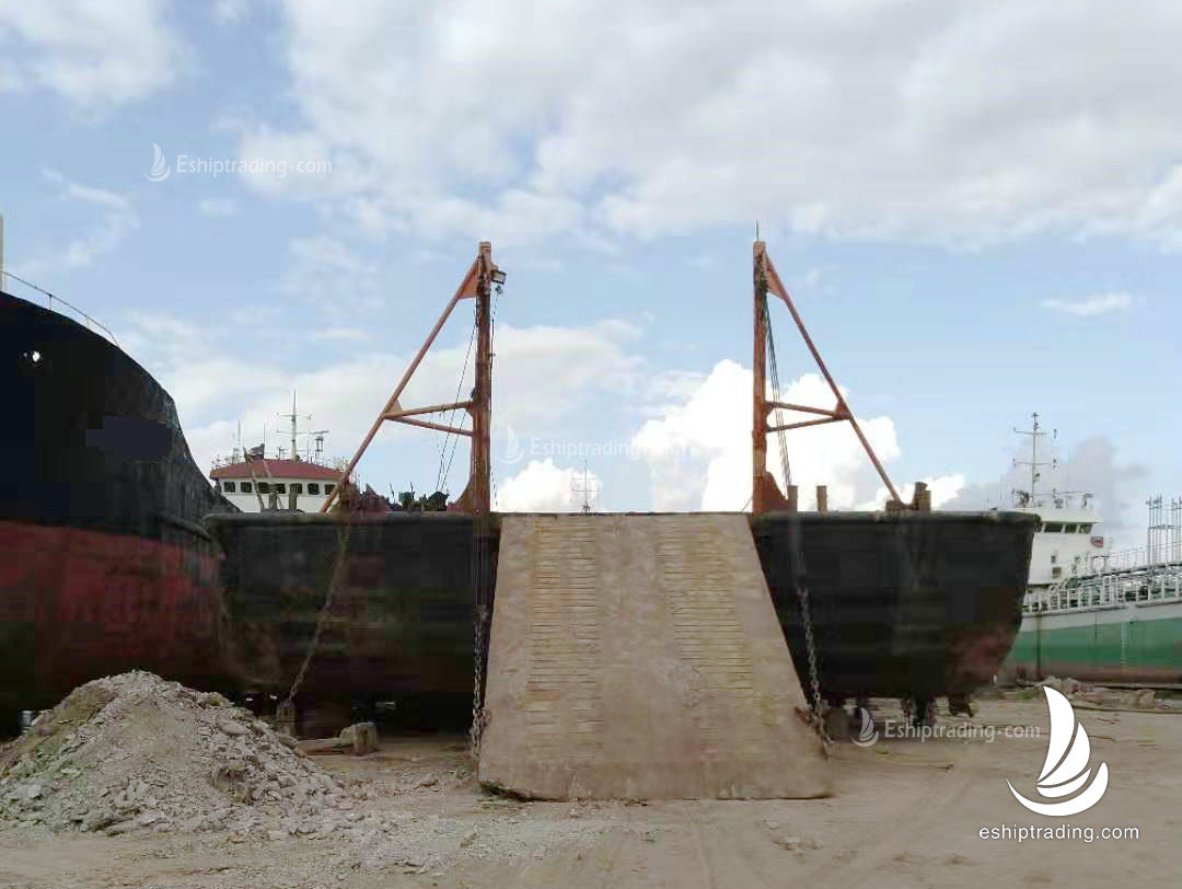 1800 T Deck Barge/LCT For Sale