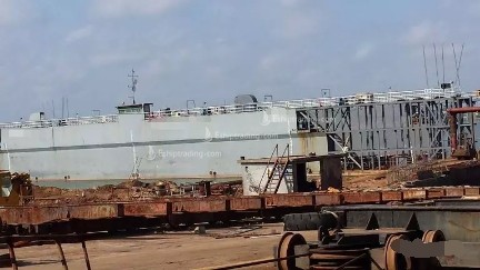 4500 T Floating Dock  For Sale