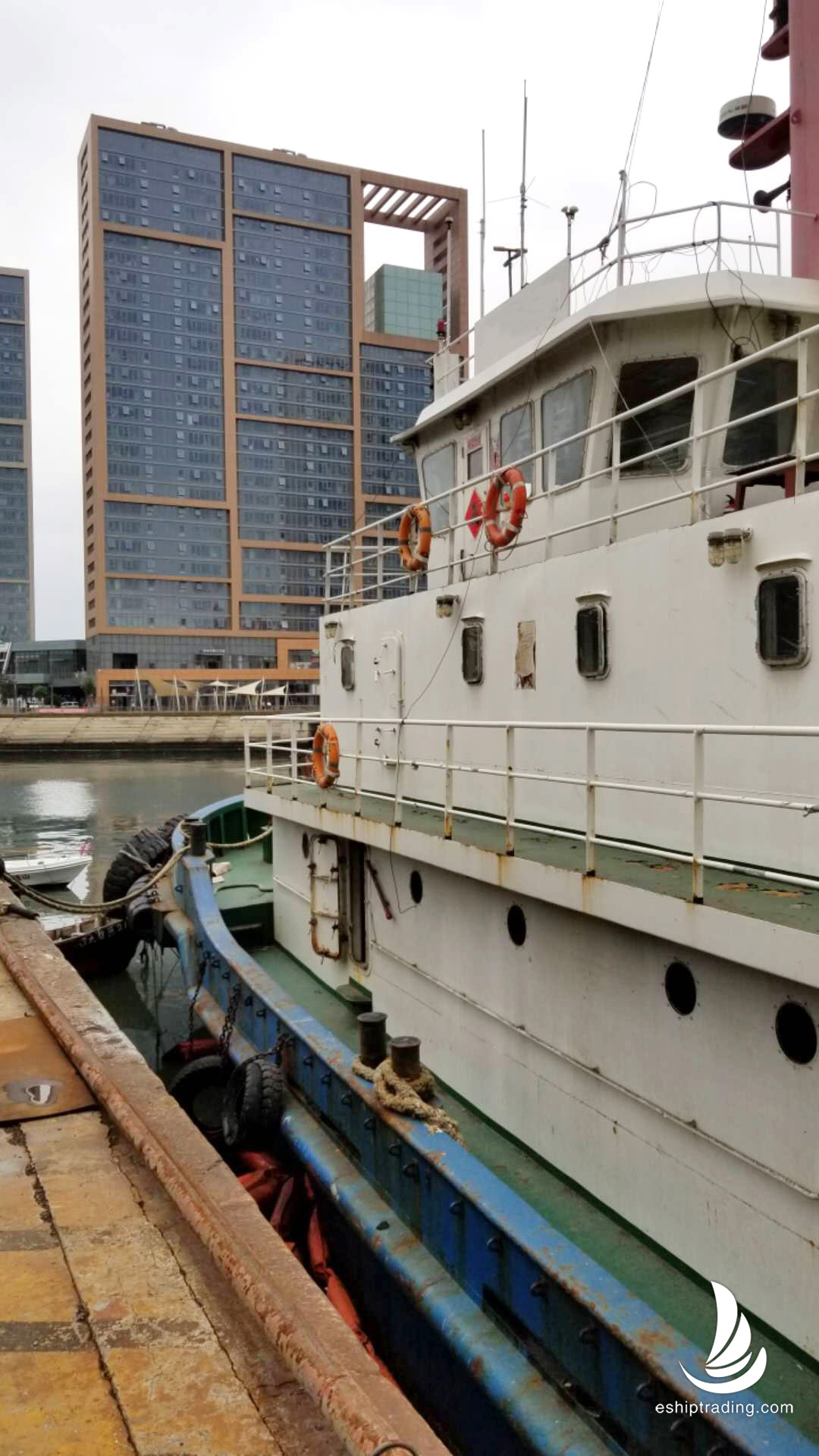 出售3200马力港作拖轮