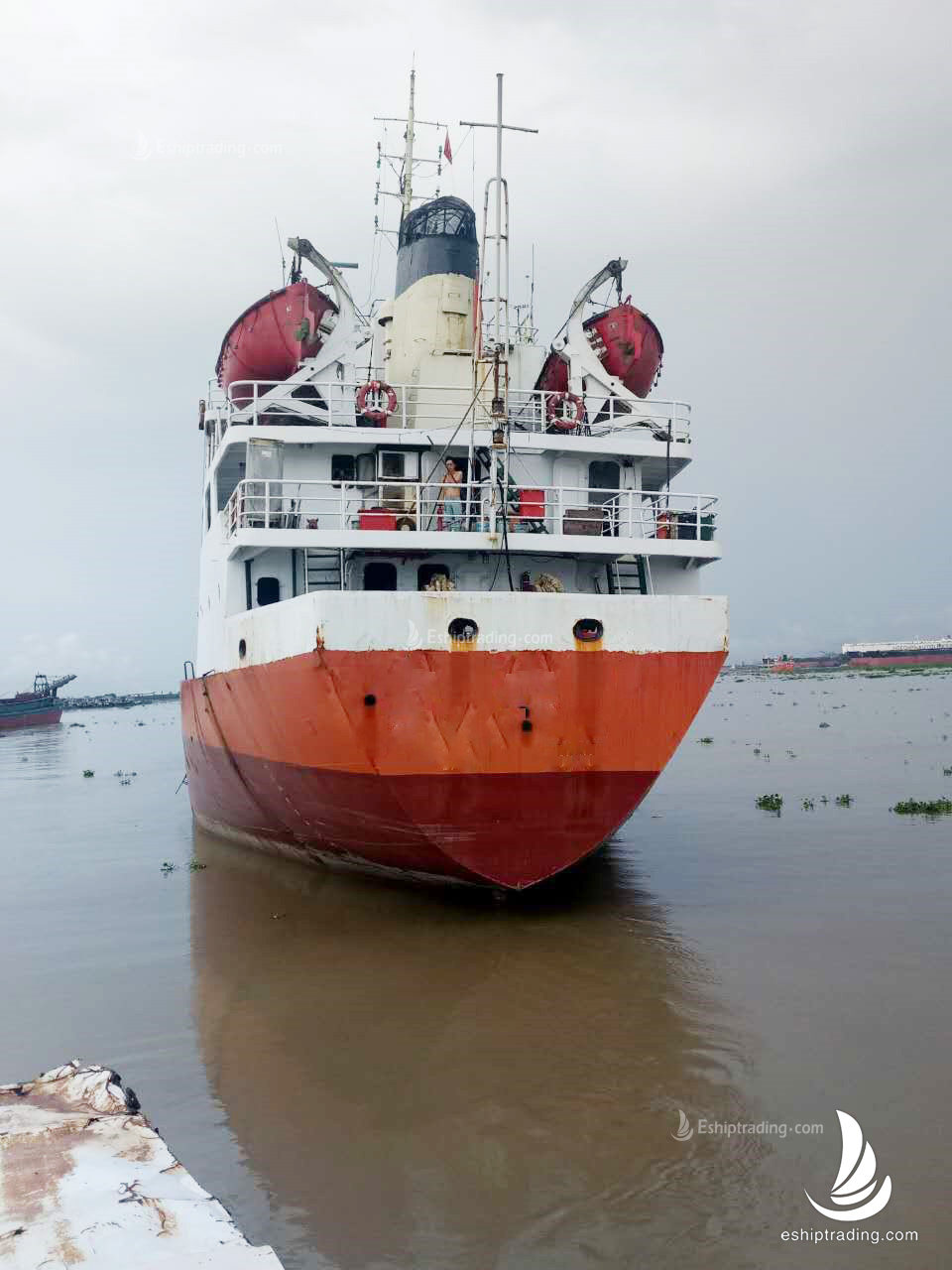 2400 T Product Oil Tanker For Sale