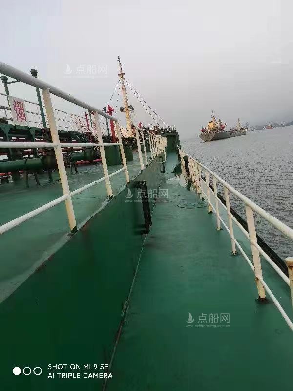 出售3188吨成品油船