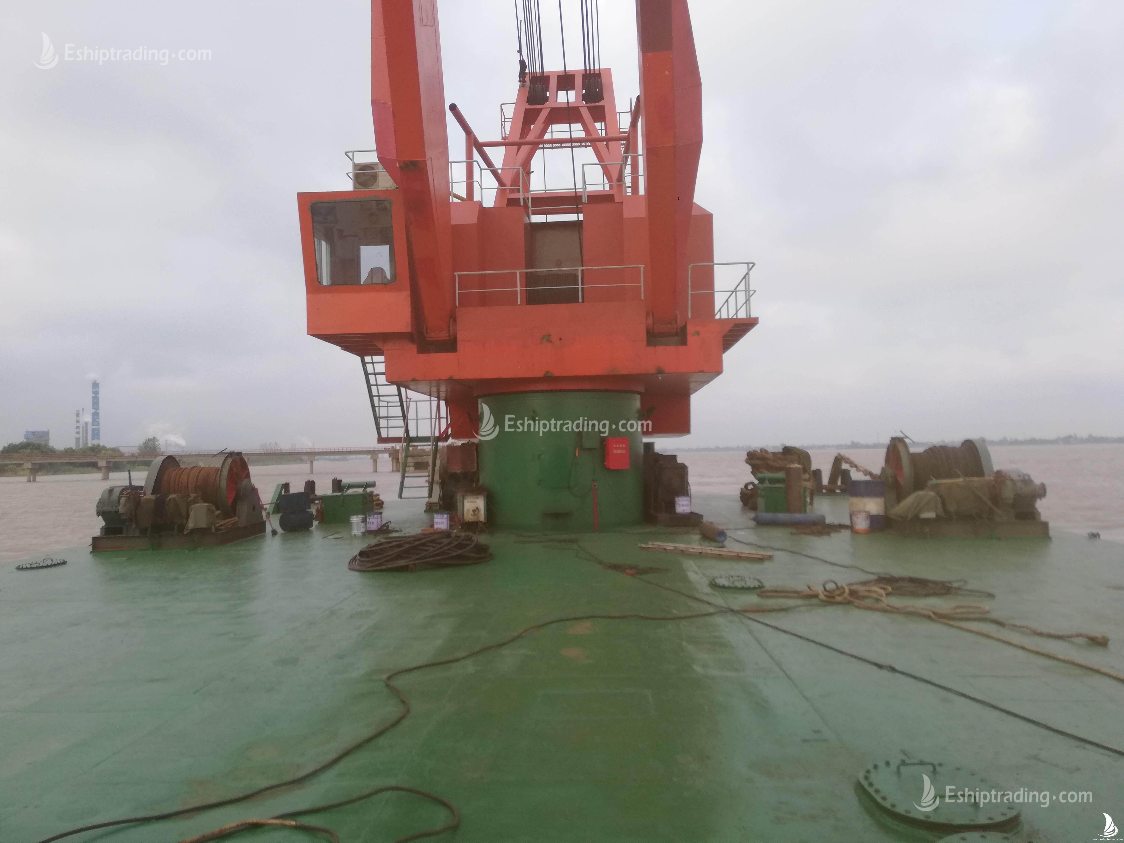 150 T Fully Revolving Floating Crane For Sale
