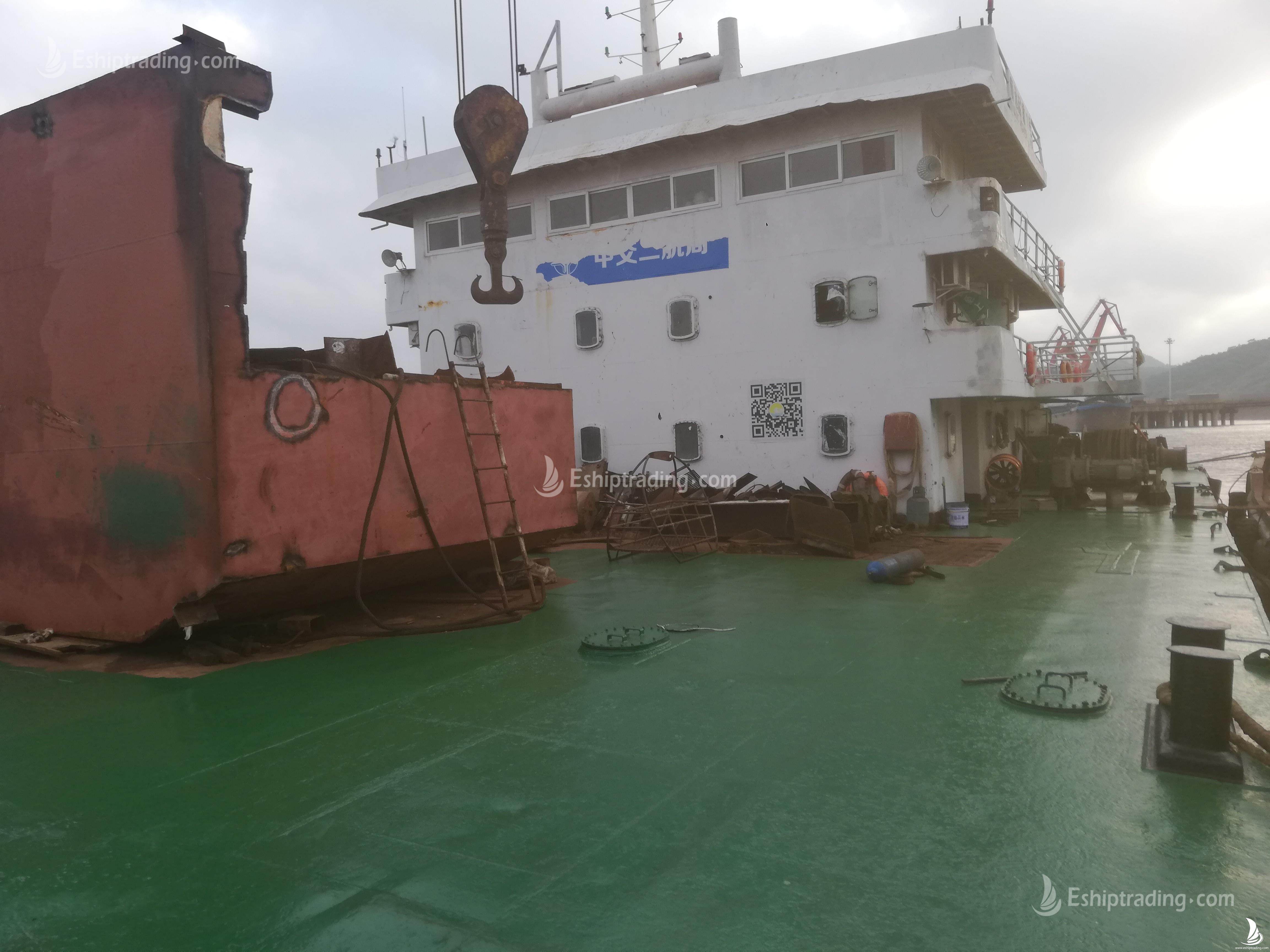 150 T Fully Revolving Floating Crane For Sale