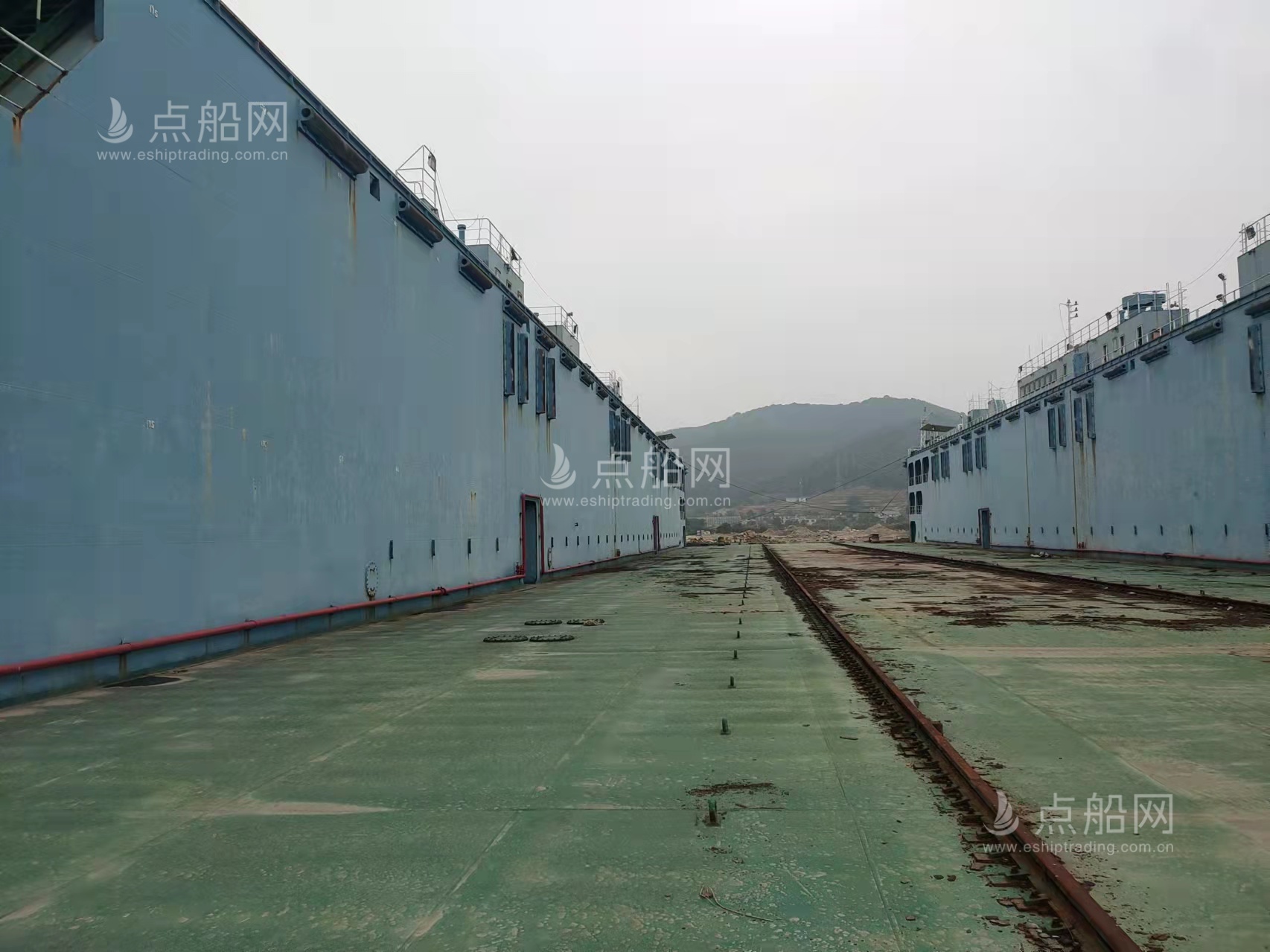 出售6300吨浮船坞