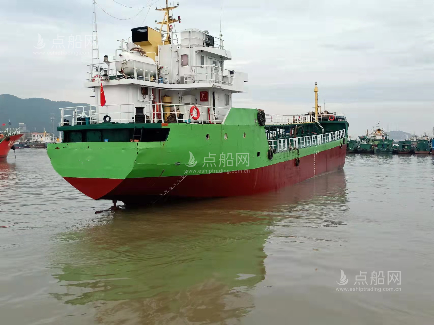 出售960吨加油船