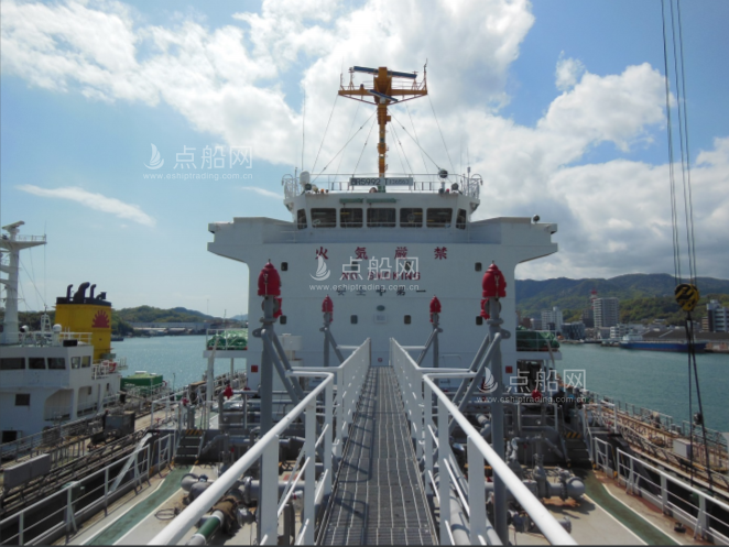 出售4999吨成品油船