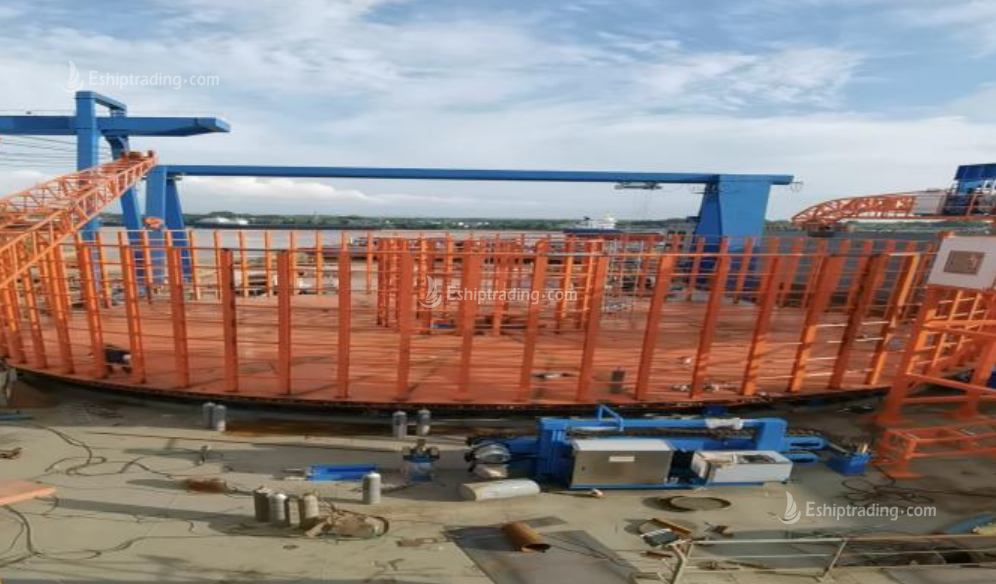 240 FT Non-self-propelled deck barge For Sale