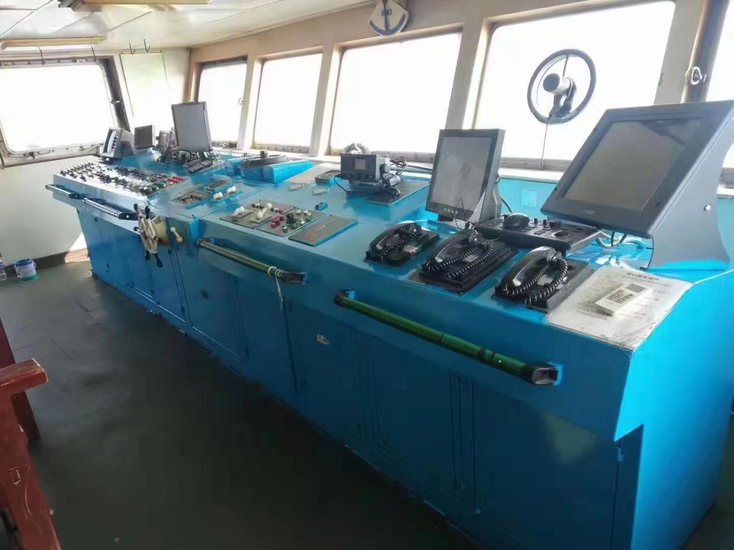 出售3300吨散货船