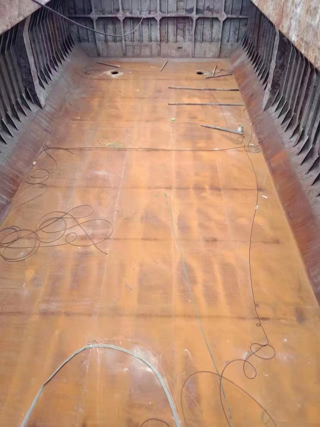 出售3300吨散货船