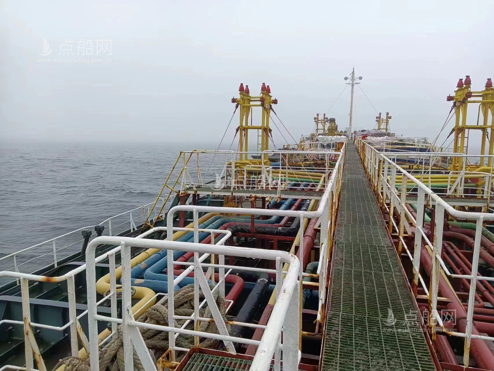 出售6000吨成品油船