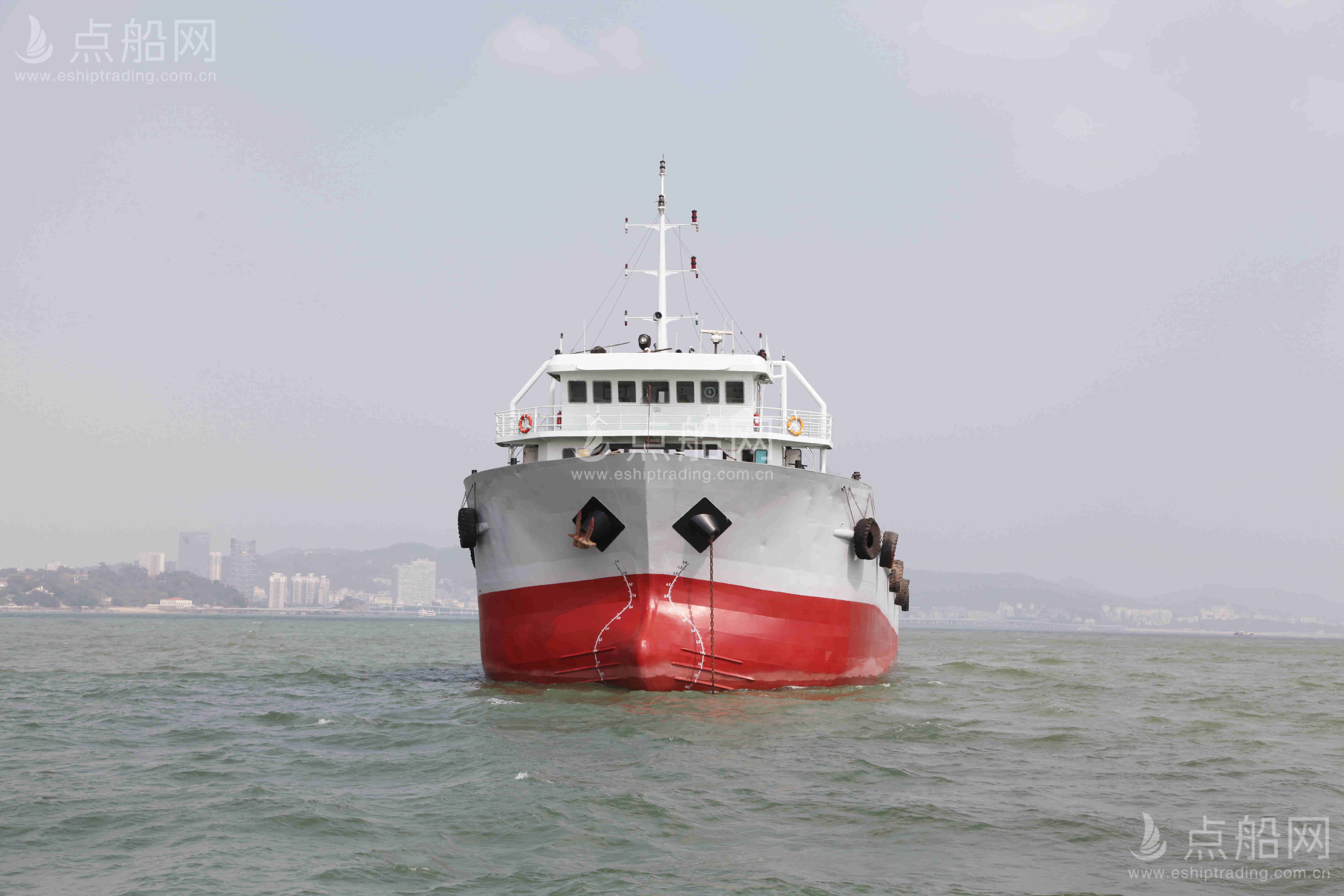 出售200箱集装箱船