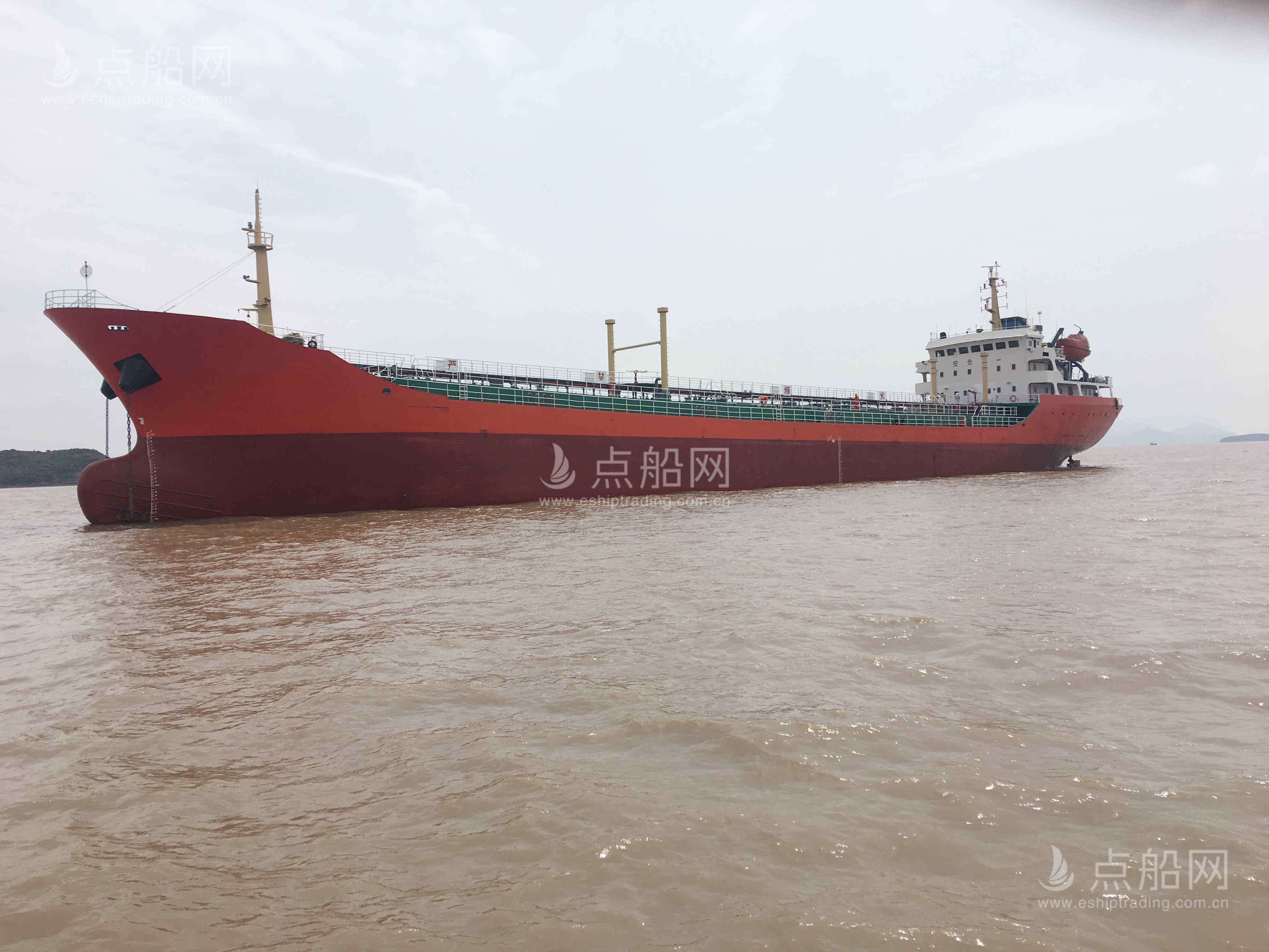 出售7099吨成品油船