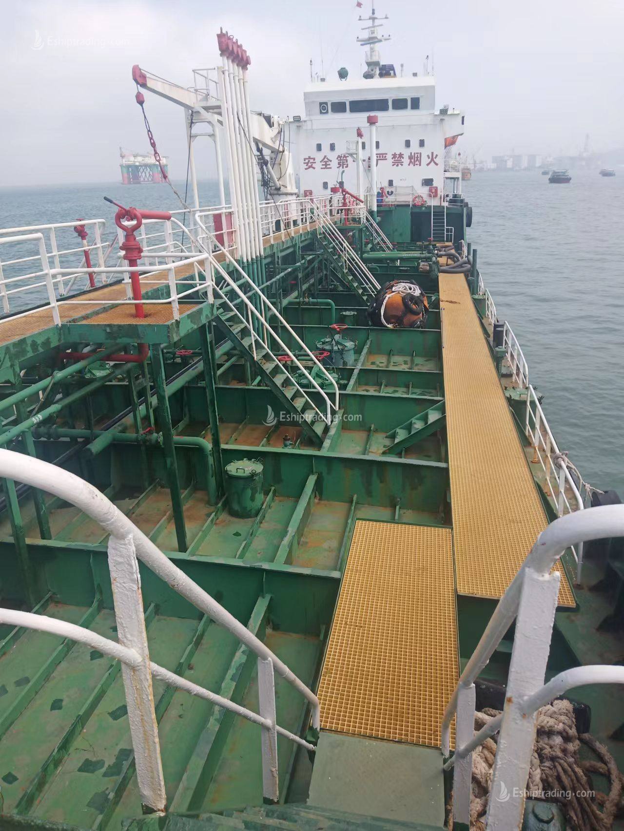 1800 T Bunkering Ship For Sale