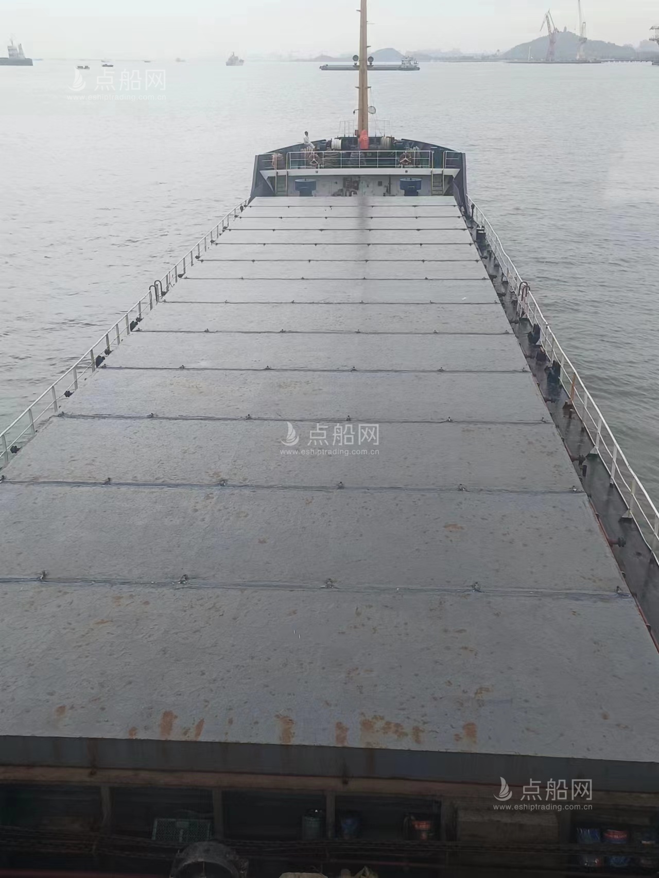 出售3000吨散货船